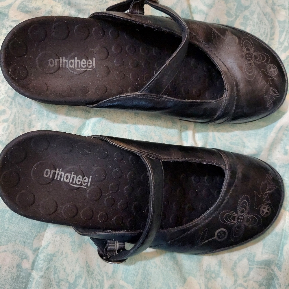 Orthaheel (Vionic) black slip on clogs sz 9